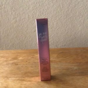 Je be sais quoi lip treatment serum